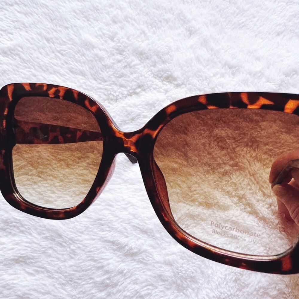 Eva Tortoise Brown Square-Framed Sunglasses - Picture 3 of 13